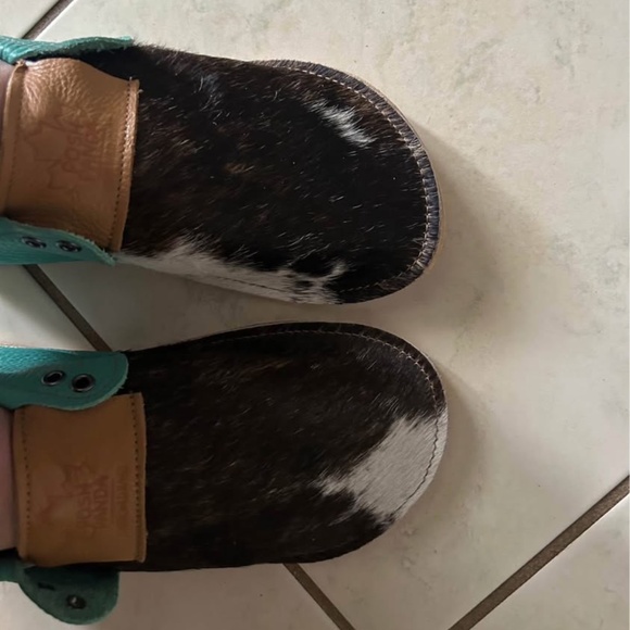 Posh Panda Mocs - Picture 1 of 2